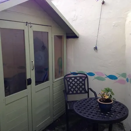 A Family Cottage In Tenby Exterior photo