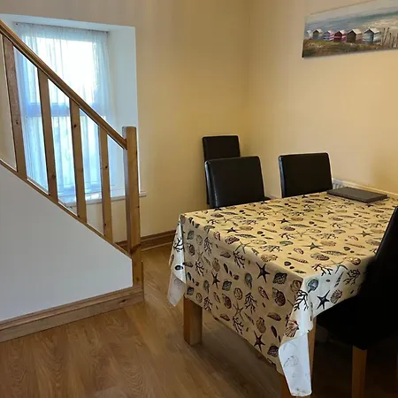 A Family Cottage In Tenby Exterior photo