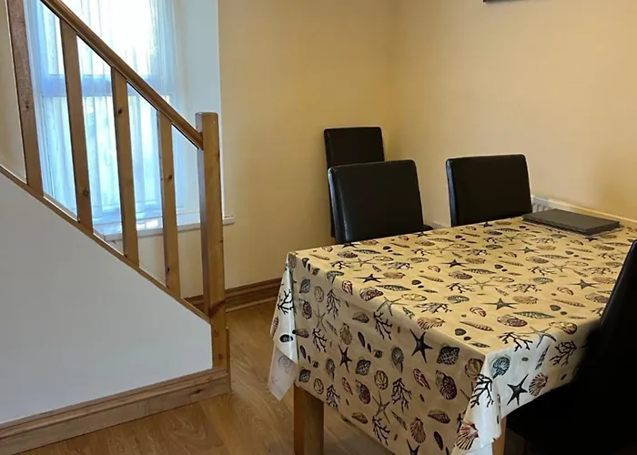 A Family Cottage In Tenby